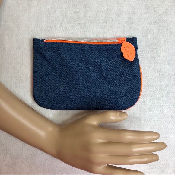 ipsy Handbags - 🔴3/$10 Blue Denim Makeup Bag